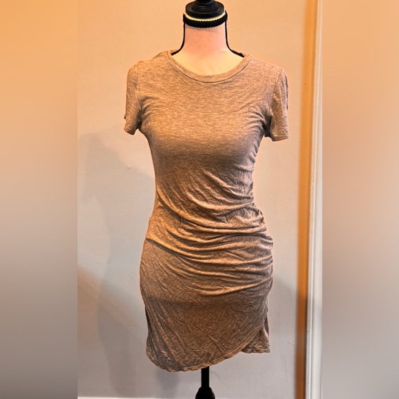 Dee Elly Dresses & Skirts - Casual Heather Gray Short Sleeve Dress